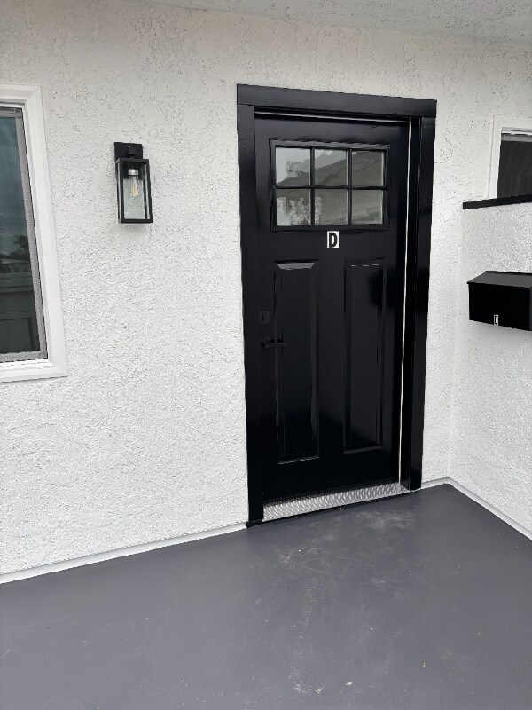 Building Photo - 17372 Dairyview Cir