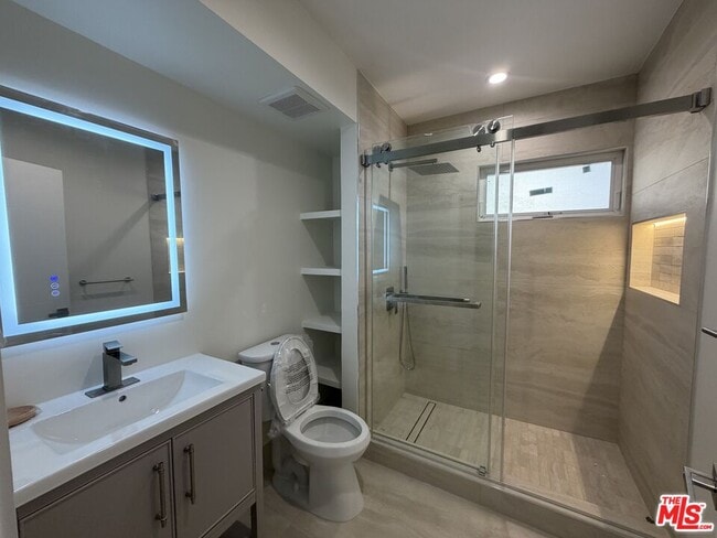 Building Photo - 1546 S Ogden Dr