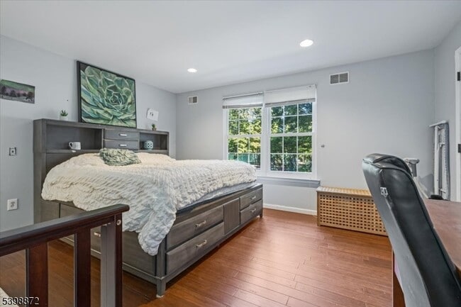 Building Photo - 56 Maple Ln