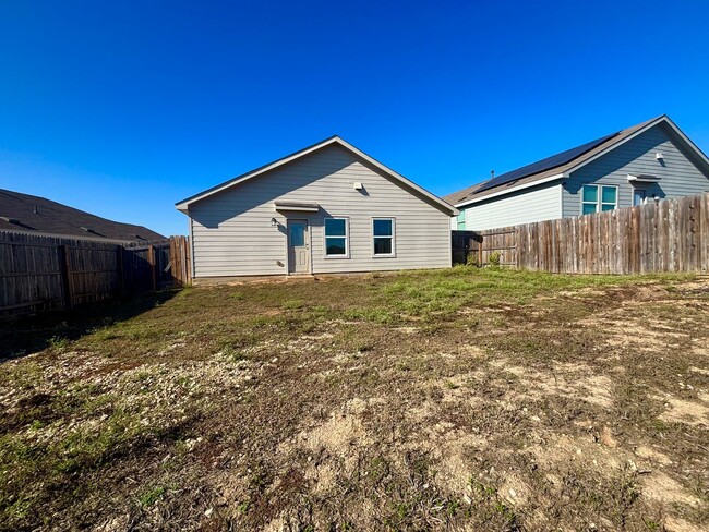 Building Photo - 3-Bed 2-Bath in Voss Farms Community in Ne...