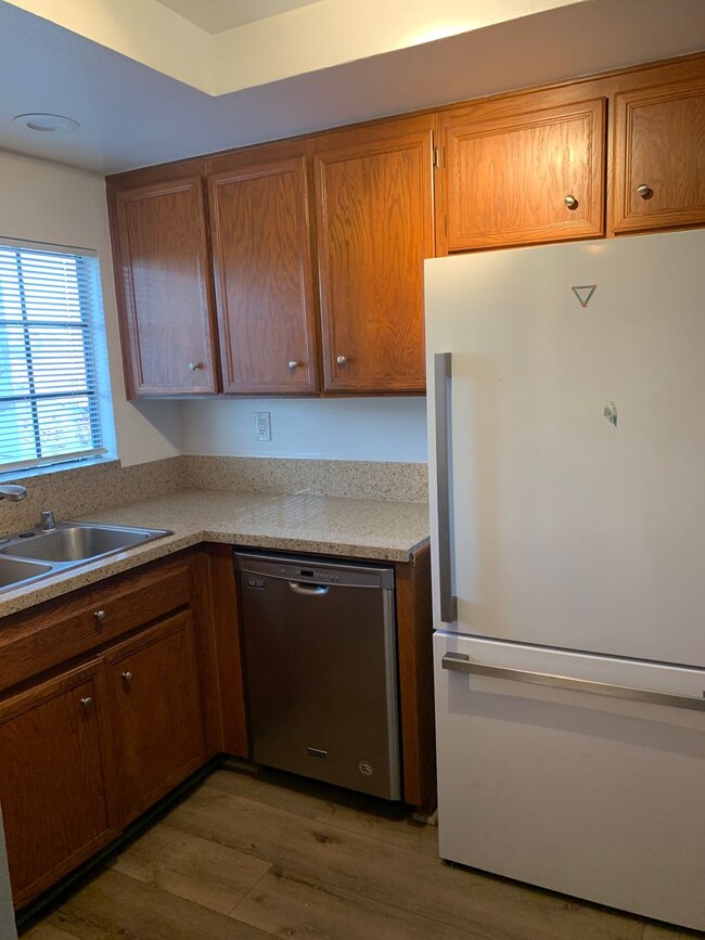 Building Photo - Beautiful 3 Bed 2 Bath Condo in Carlsbad!