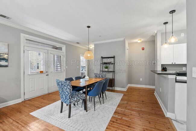 Building Photo - 321 Landing Dr
