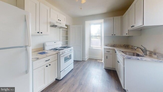 Primary Photo - 127 Saude Ave