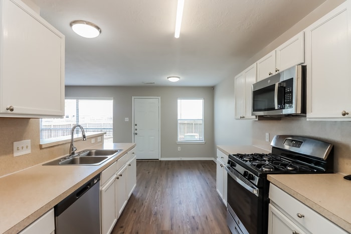 Building Photo - 6814 Strathmore Pl Ct