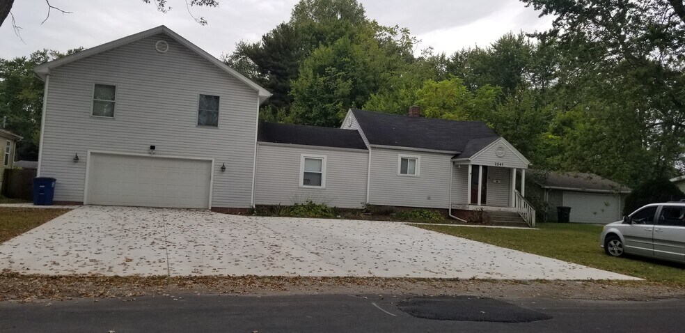 Primary Photo - 2241 Vaness Dr