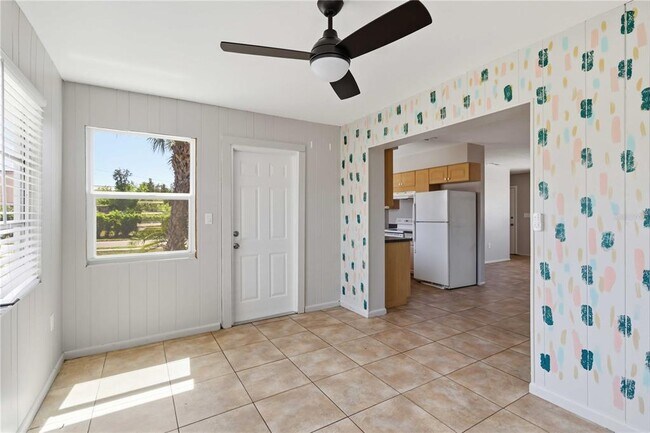 Building Photo - 304 Lantana Ave