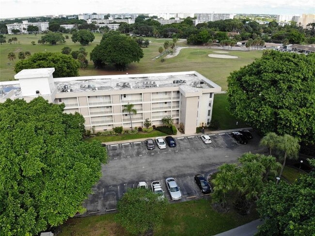 Building Photo - 2601 S Course Dr