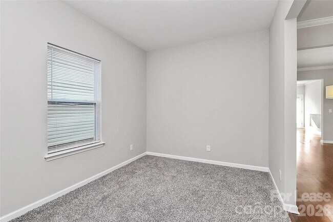 Building Photo - 8116 Dumphries Dr