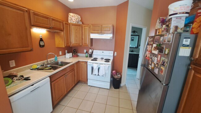 Building Photo - 1512