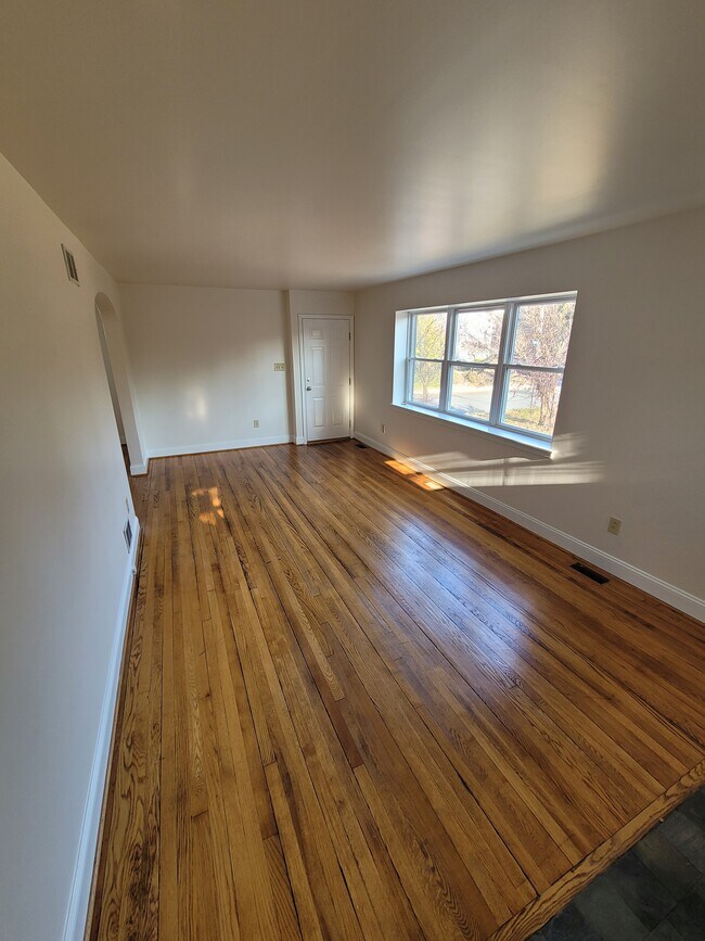 Building Photo - 1403 N Scott St