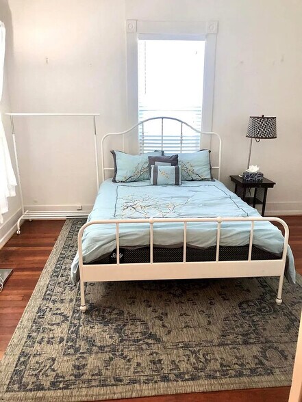 Building Photo - 3412 Avenue Q