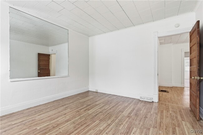 Building Photo - 344 Bryant Ave