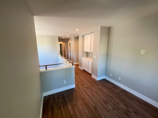 Building Photo - 1654 Lone Oak Trail