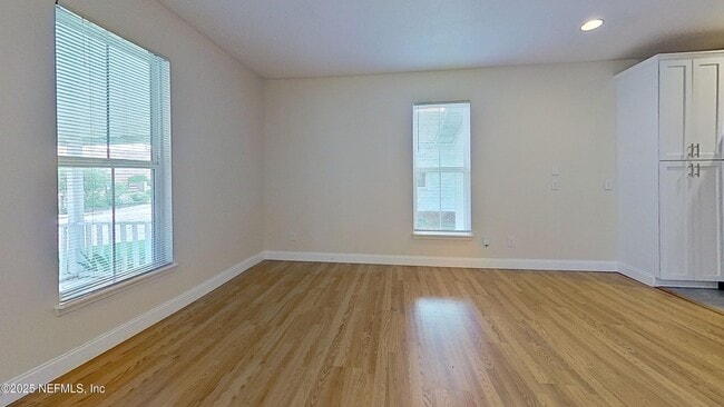 Building Photo - 1844 Thacker Ave