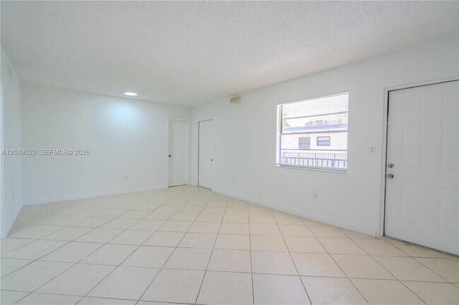 Building Photo - 3265 Virginia St
