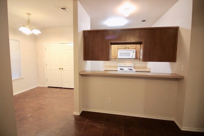 Building Photo - FOR LEASE! - 2 Bedroom - 2 Bath + 2 Car Ca...