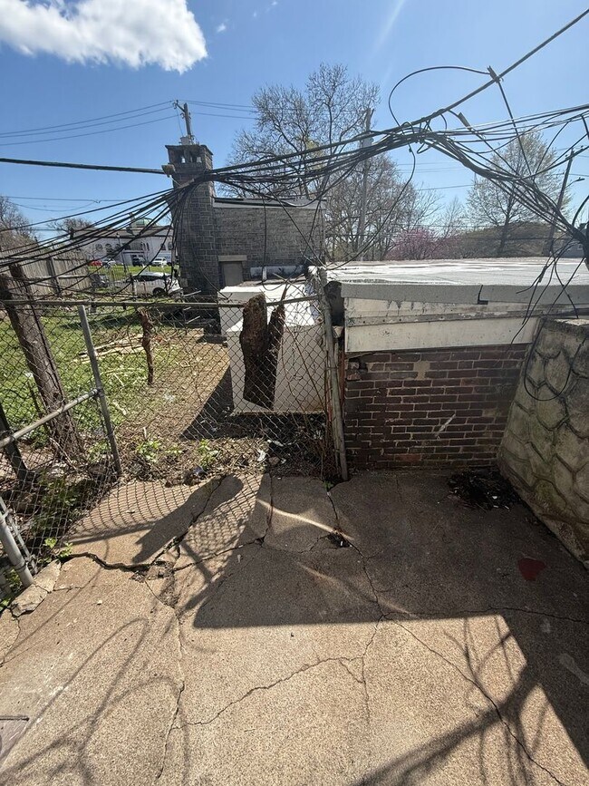 Building Photo - 3005 Hartville St