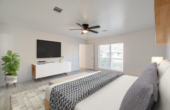 Building Photo - 590 River Plantation Dr