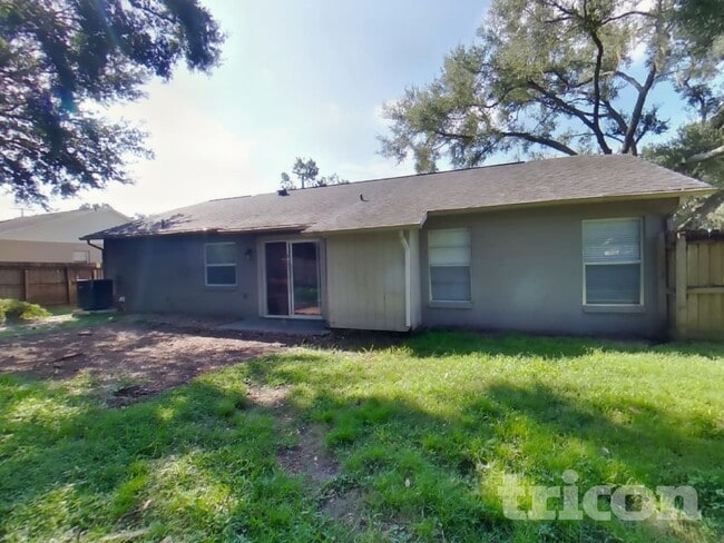 Building Photo - 1108 Robin Dr