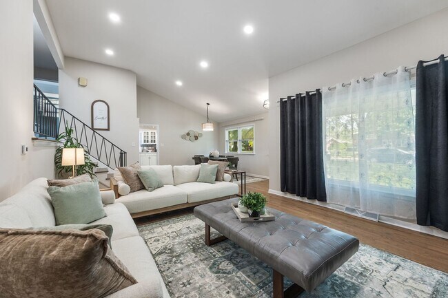 Building Photo - 12548 S Major Ave