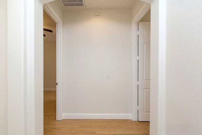 Building Photo - 27067 Sunningdale Way