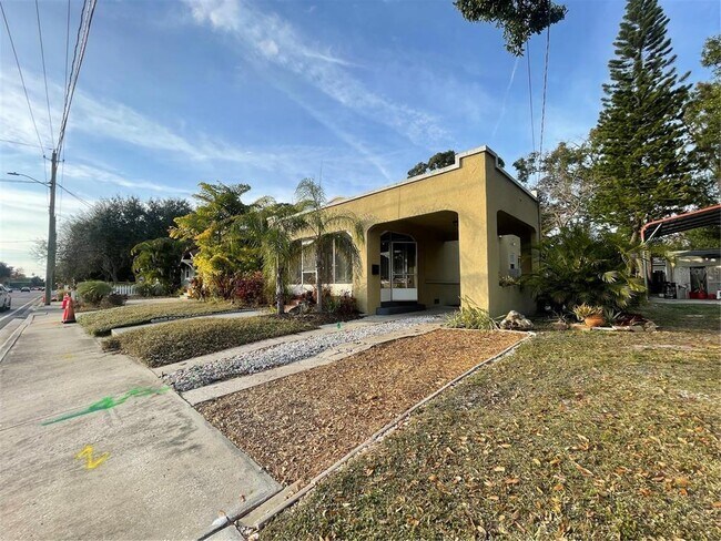 Building Photo - 3611 W Bay to Bay Blvd