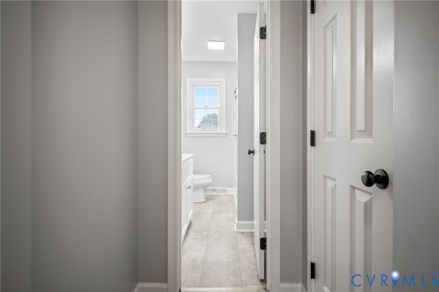 Building Photo - 3908 Pfost Ave