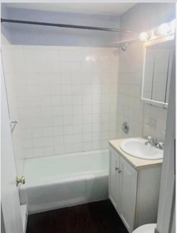 Building Photo - 5 Turnpike Rd