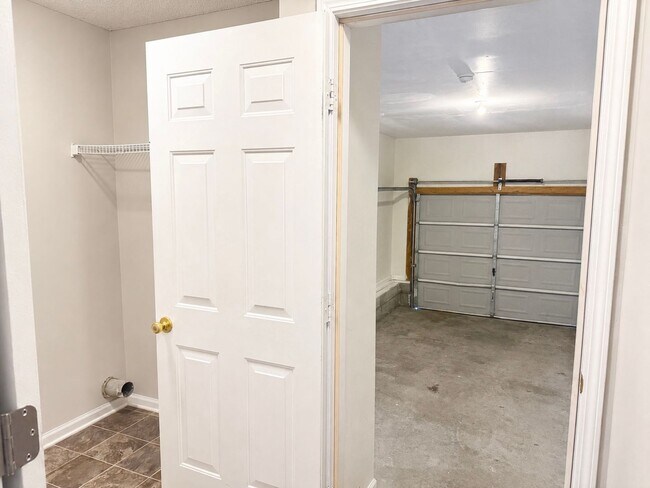 Building Photo - 310 Pappy Dr