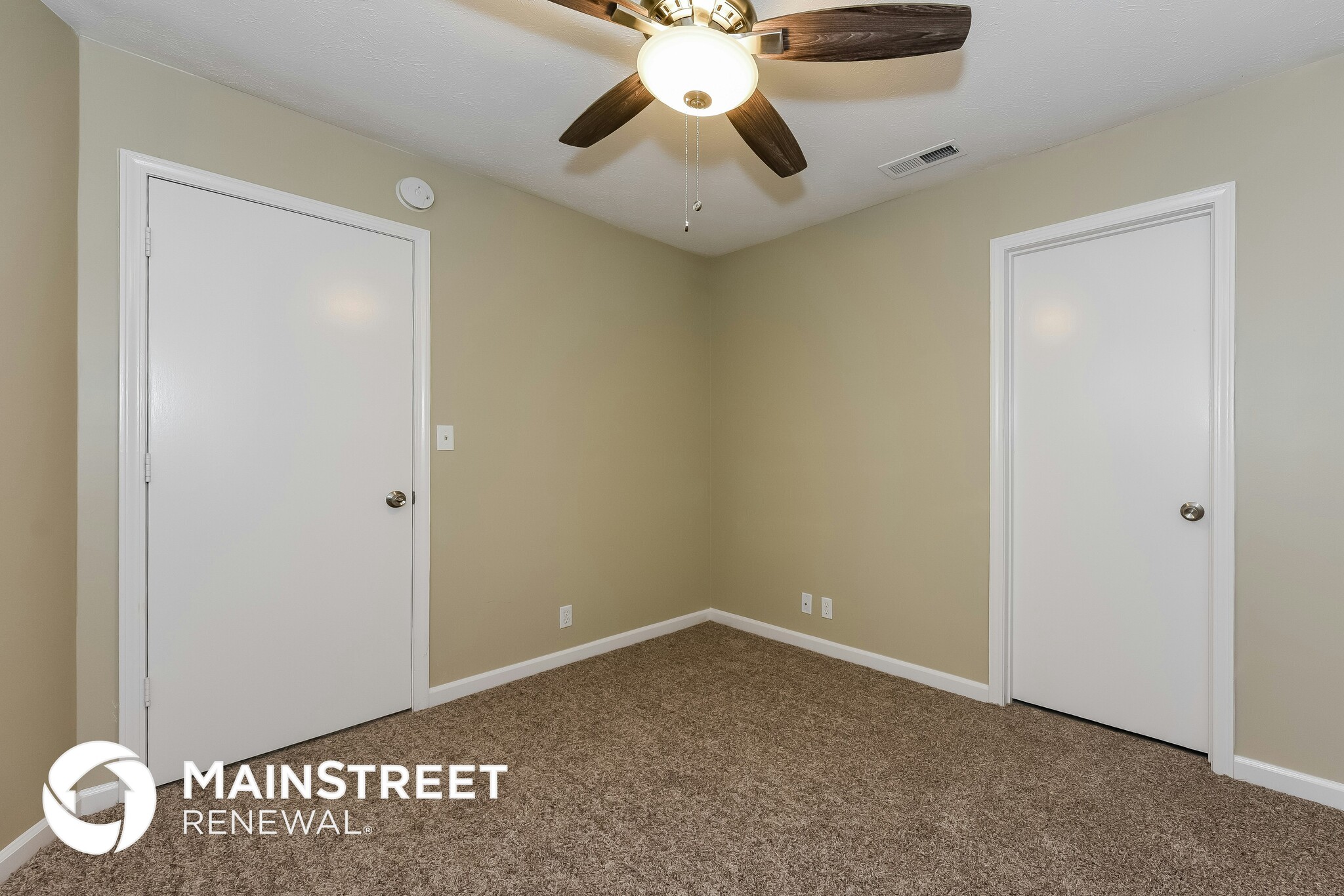 Building Photo - 2013 Valley Dr