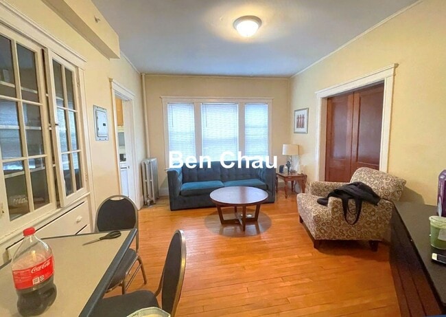 Building Photo - 158 Magazine St