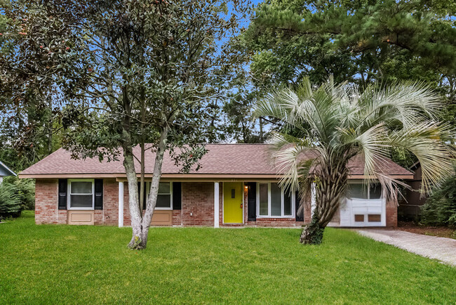 Primary Photo - Charming Home in West Ashley!