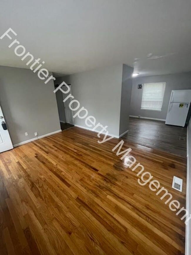 Building Photo - 3Bed 1 Bath Home in Spanish Lake, MO - Per...