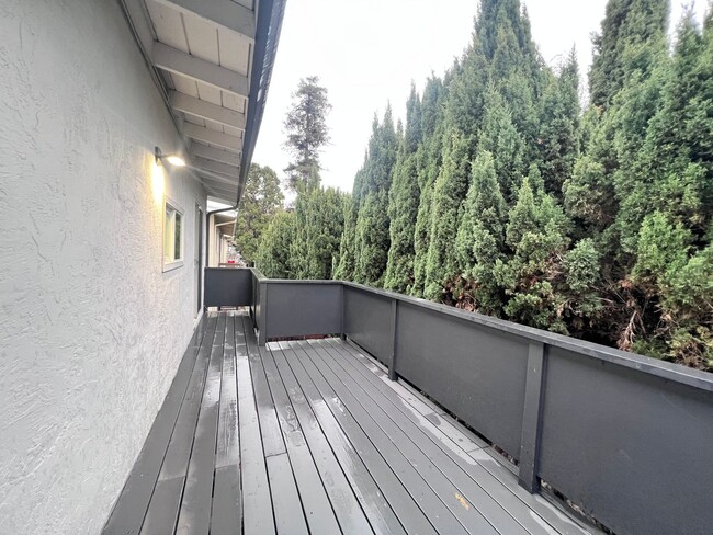 Building Photo - EBN T 14723