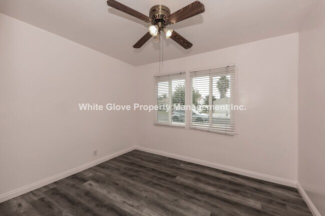 Building Photo - Charming Riverside 3 Bedroom Home with Spa...