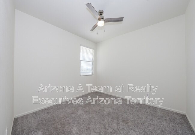 Building Photo - 4882 E Greenway Wash Dr