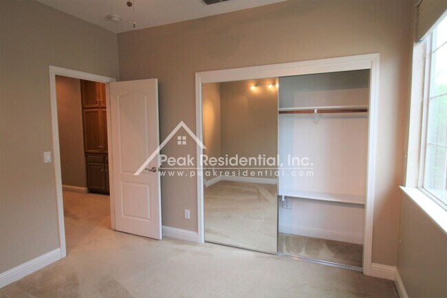 Building Photo - Wonderful 4bd/2.5ba Elk Grove Home with 3 ...