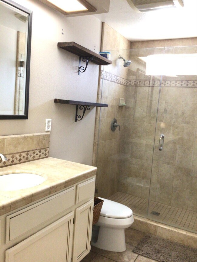 Building Photo - 1555 Morgan Dr