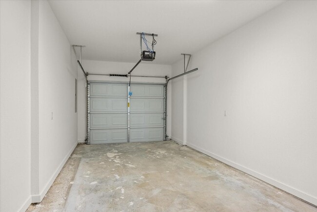 Building Photo - 585 Galt Dr