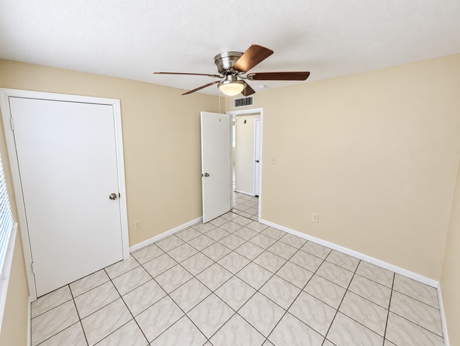 Building Photo - 3841 N 63rd Dr