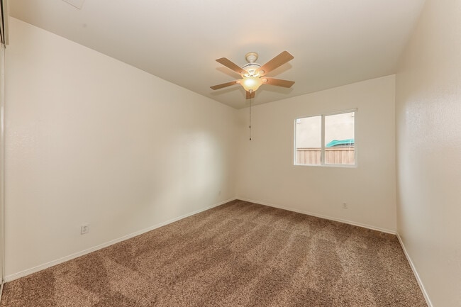 Building Photo - 1060 Indiangrass Dr