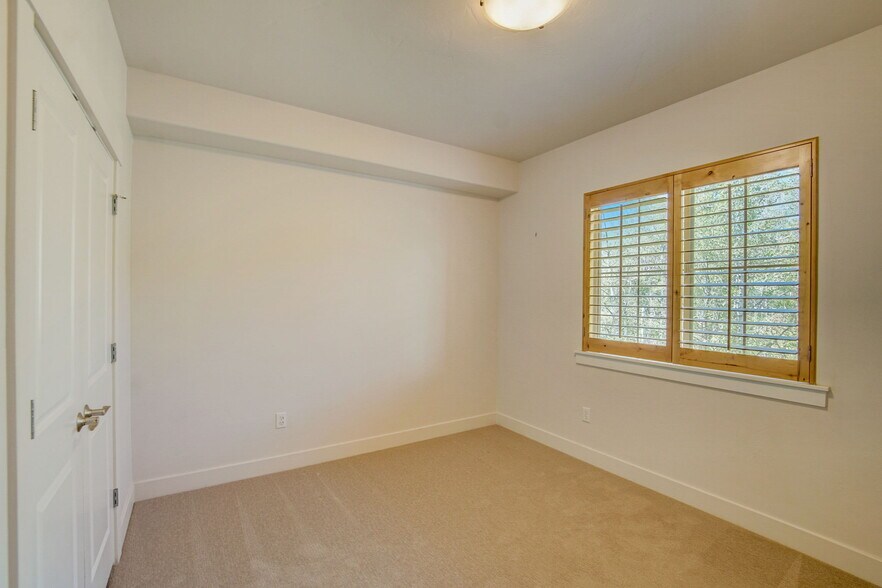 Building Photo - 5519 Lillehammer Ln