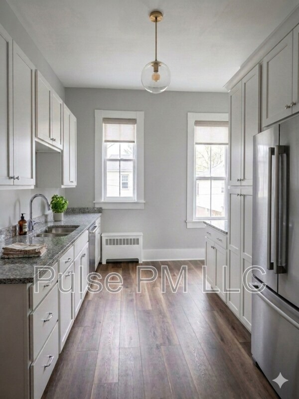 Building Photo - 638-640-640 6th Ave