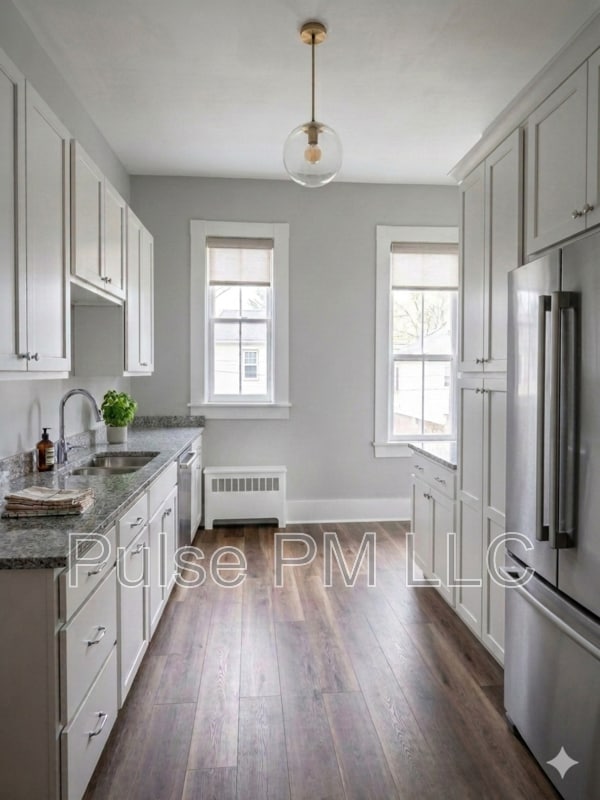 Building Photo - 638-640 6th Avenue - 638-2