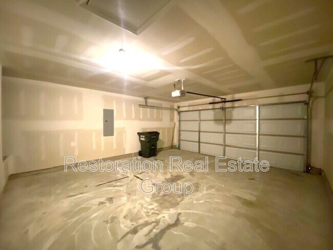 Building Photo - 10010 E 108th Pl N