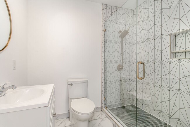 Building Photo - Beautiful Craftsman Style in Junius Heights!