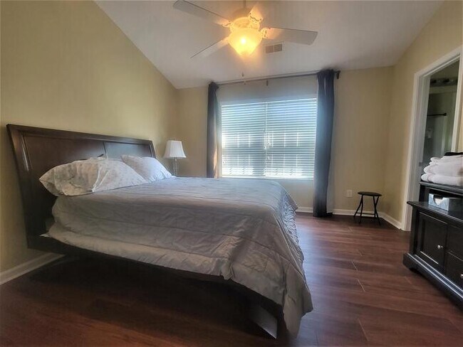 Building Photo - Furnished Rental