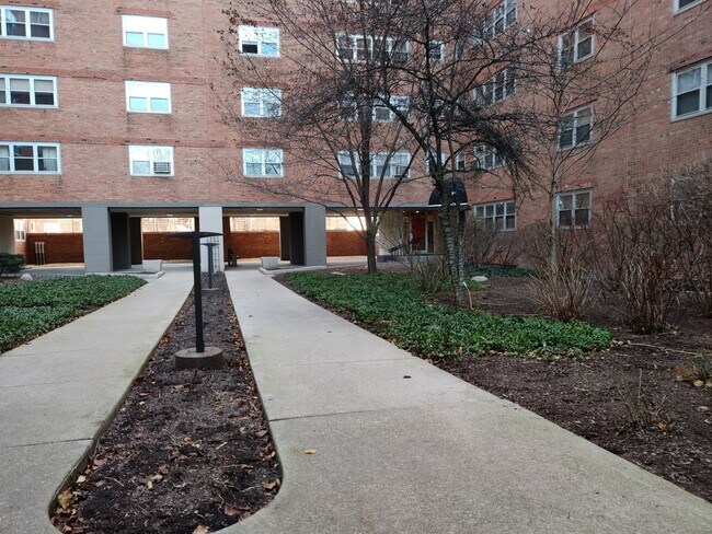 Building Photo - 4980 N Marine Dr
