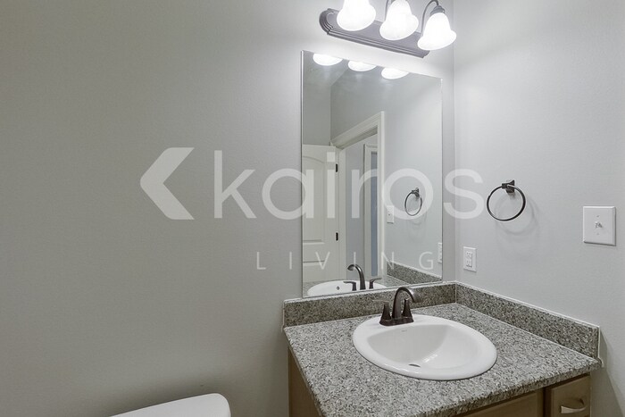 Building Photo - 201 Salvat Dr