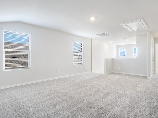 Building Photo - 208 Goosewood Dr